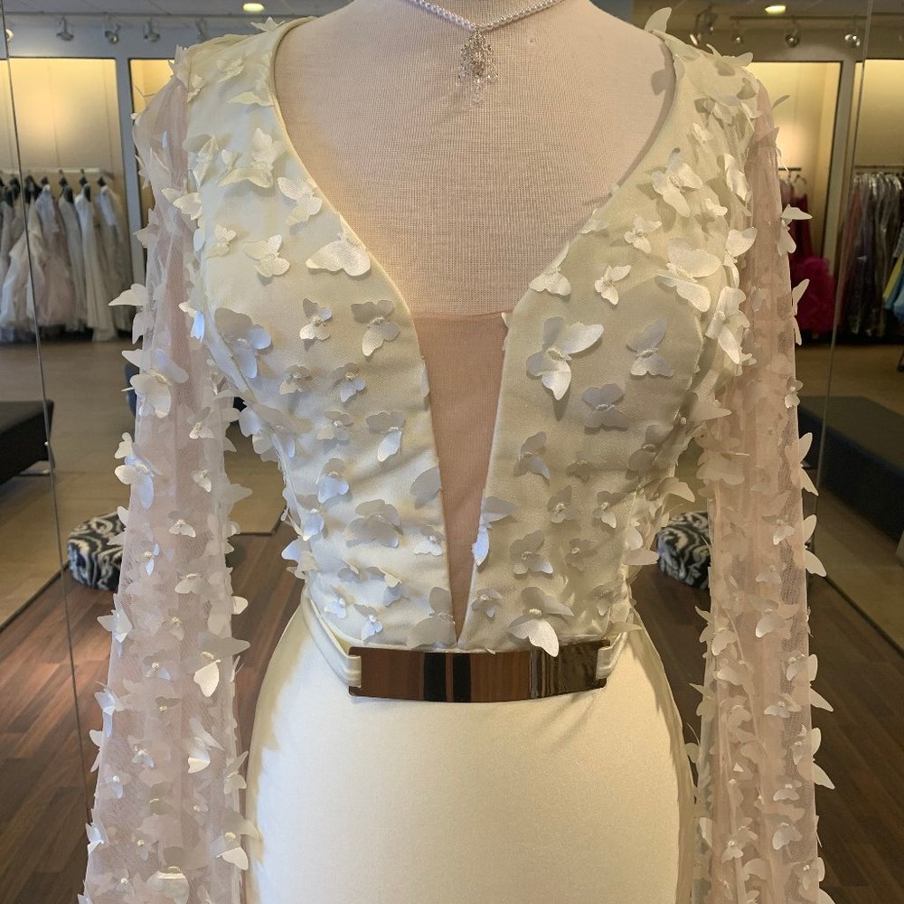 Butterfly mesh back & long sleeves , gold buckle - Picture 2 of 3